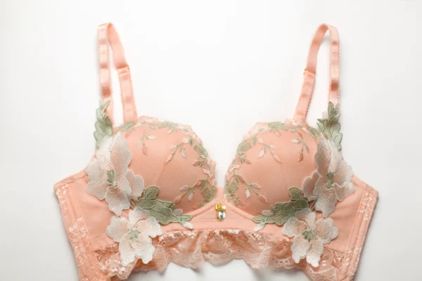 חזיית תחרה תומכת ללא ריפוד – דגם "CLASSIC LACE"